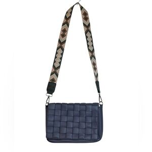 Jen & Co Purple Woven crossbody purse